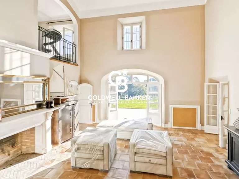 Maison Plan-de-la-Tour - 4 chambres - 261m²