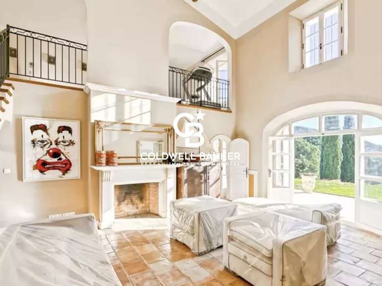 Maison Plan-de-la-Tour - 4 chambres - 261m²