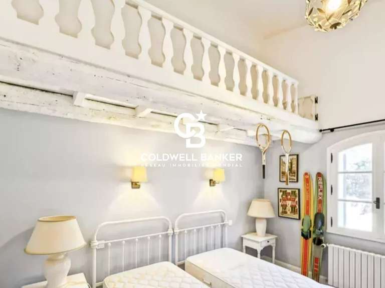 Maison Plan-de-la-Tour - 4 chambres - 261m²