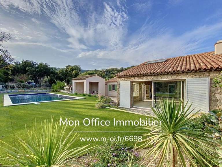 Maison Plan-de-la-Tour - 4 chambres - 196m²