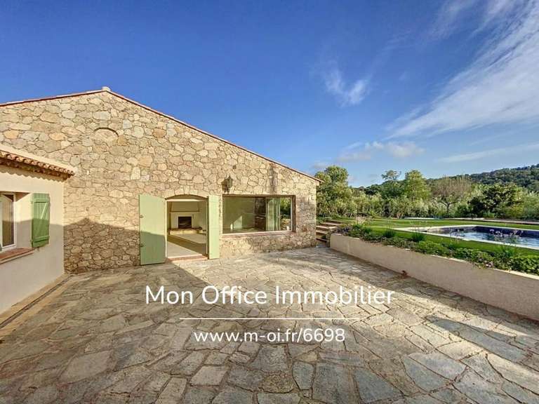 Maison Plan-de-la-Tour - 4 chambres - 196m²