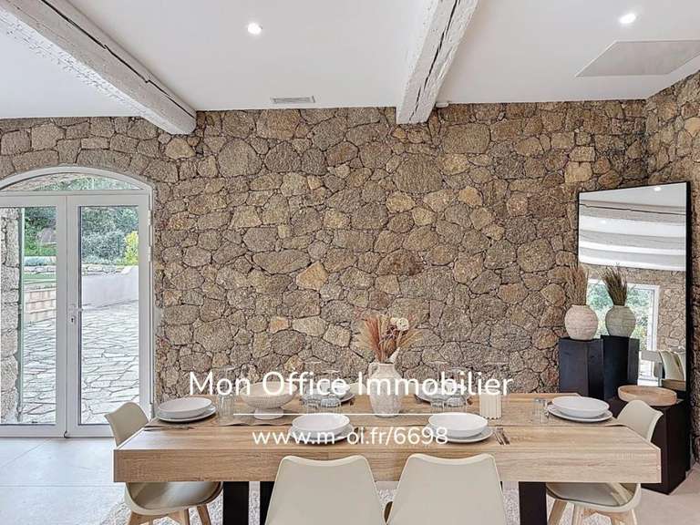 Maison Plan-de-la-Tour - 4 chambres - 196m²