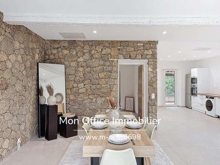 Maison Plan-de-la-Tour - 4 chambres - 196m²