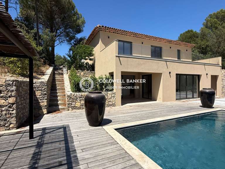 Villa Plan-de-la-Tour - 4 chambres - 235m²