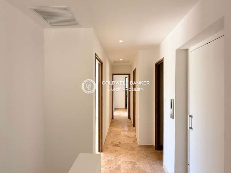 Villa Plan-de-la-Tour - 4 chambres - 235m²
