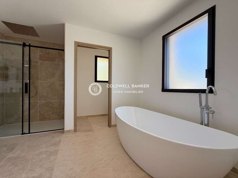 Villa Plan-de-la-Tour - 4 chambres - 235m²