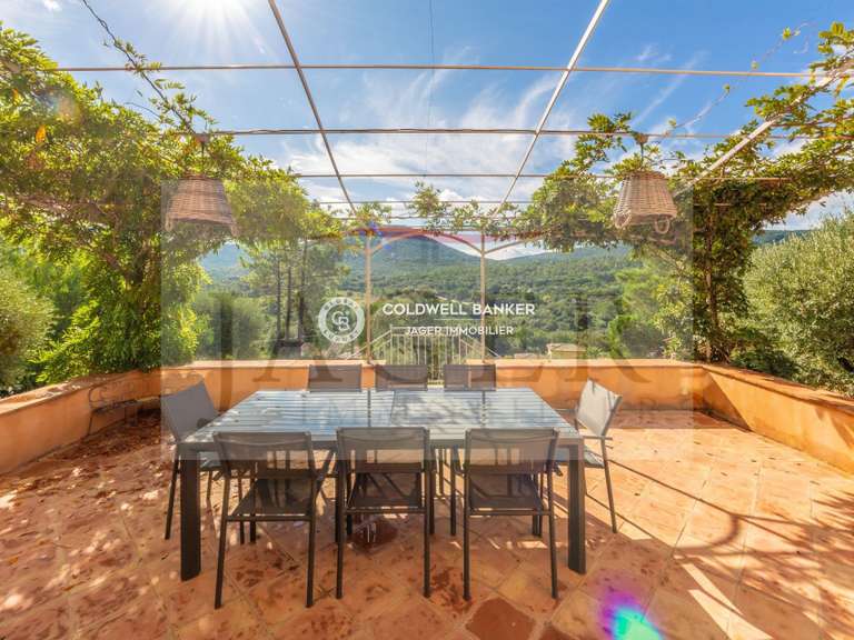 Villa Plan-de-la-Tour - 4 chambres - 200m²