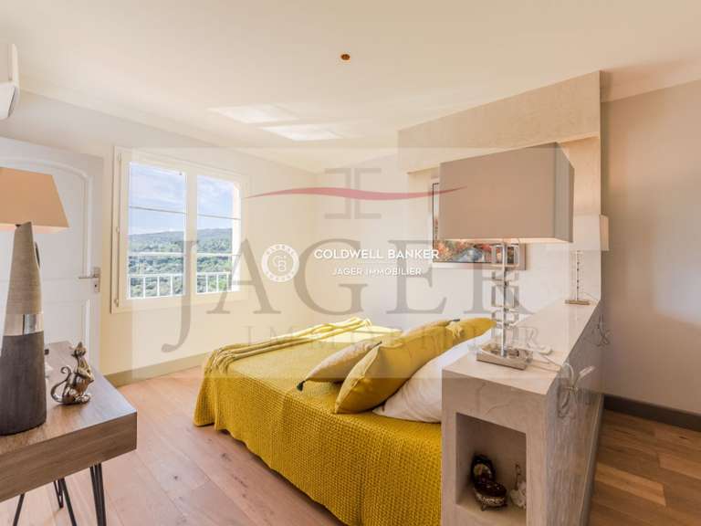 Villa Plan-de-la-Tour - 4 chambres - 200m²