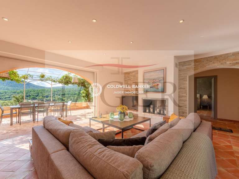 Villa Plan-de-la-Tour - 4 chambres - 200m²