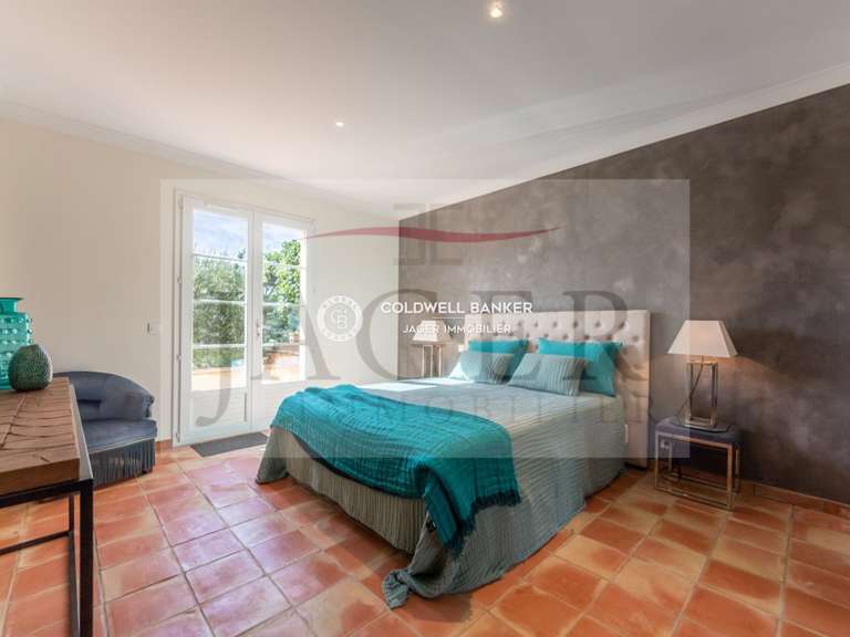 Villa Plan-de-la-Tour - 4 chambres - 200m²