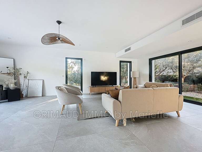 Villa Plan-de-la-Tour - 4 chambres - 240m²