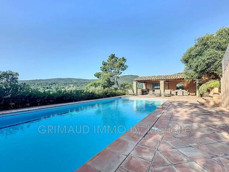 Villa Plan-de-la-Tour - 4 chambres - 200m²