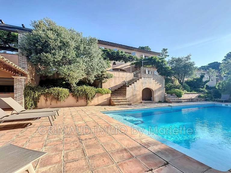 Villa Plan-de-la-Tour - 4 chambres - 200m²