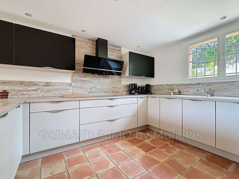 Villa Plan-de-la-Tour - 4 chambres - 200m²