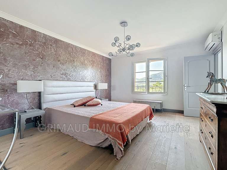 Villa Plan-de-la-Tour - 4 chambres - 200m²