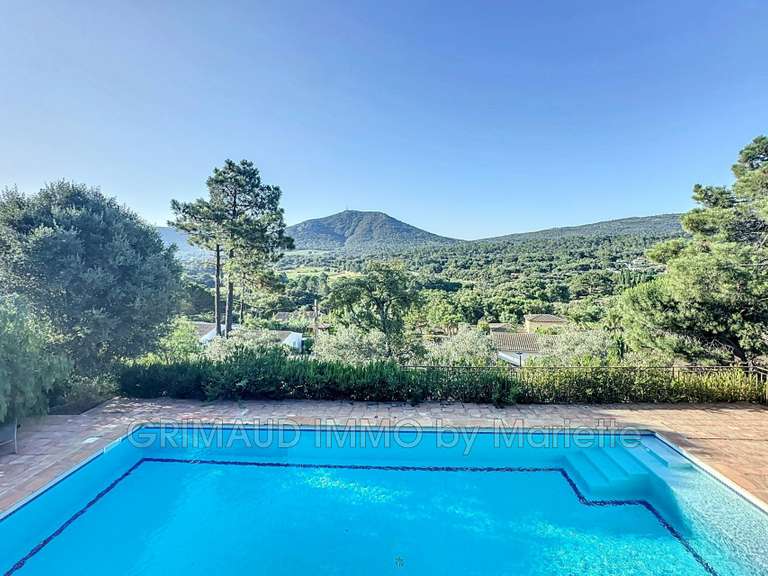 Villa Plan-de-la-Tour - 4 chambres - 200m²