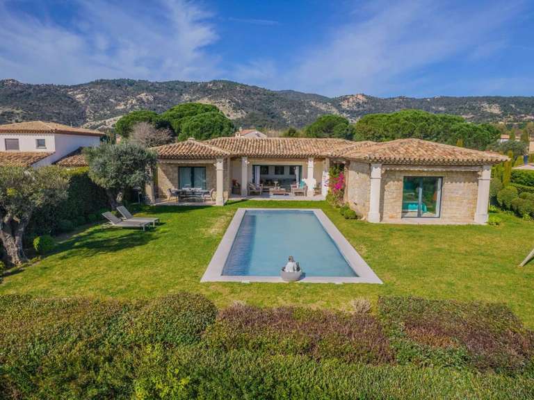 Villa Plan-de-la-Tour - 3 chambres - 200m²