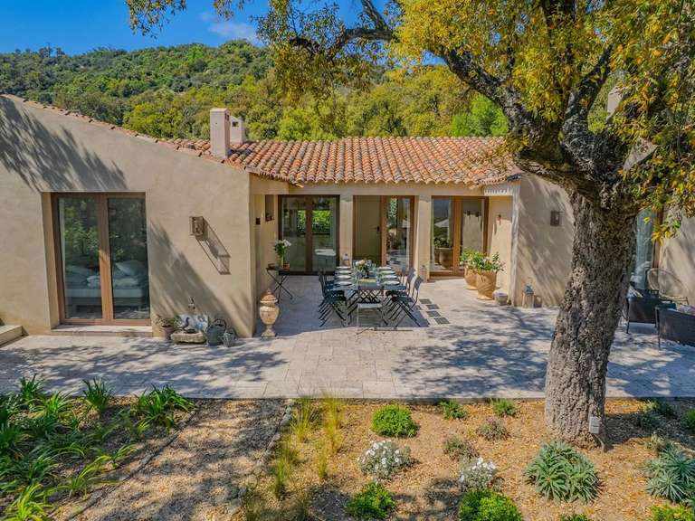 Villa Plan-de-la-Tour - 5 chambres - 280m²