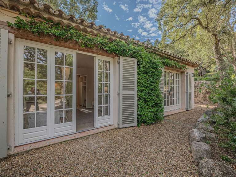 Villa Plan-de-la-Tour - 6 chambres - 260m²