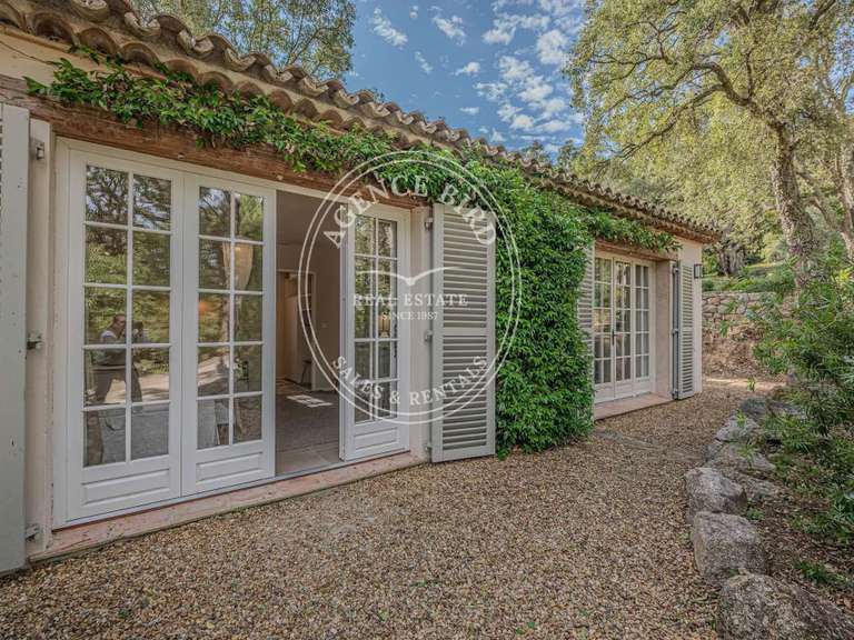 Villa Plan-de-la-Tour - 6 chambres - 260m²