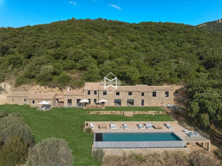 Villa Plan-de-la-Tour - 4 chambres - 490m²