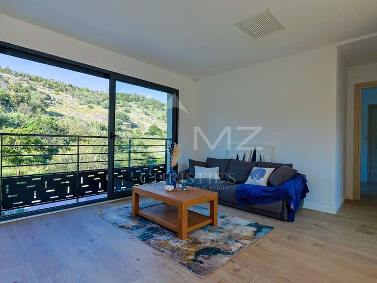 Villa Plan-de-la-Tour - 5 chambres - 243m²