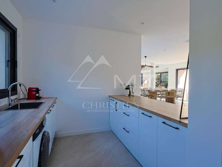 Villa Plan-de-la-Tour - 5 chambres - 243m²