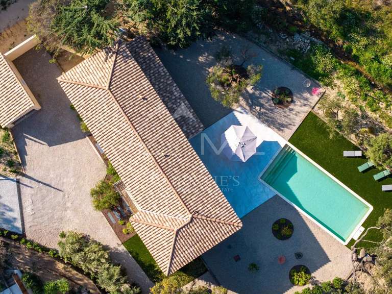 Villa Plan-de-la-Tour - 5 chambres - 243m²