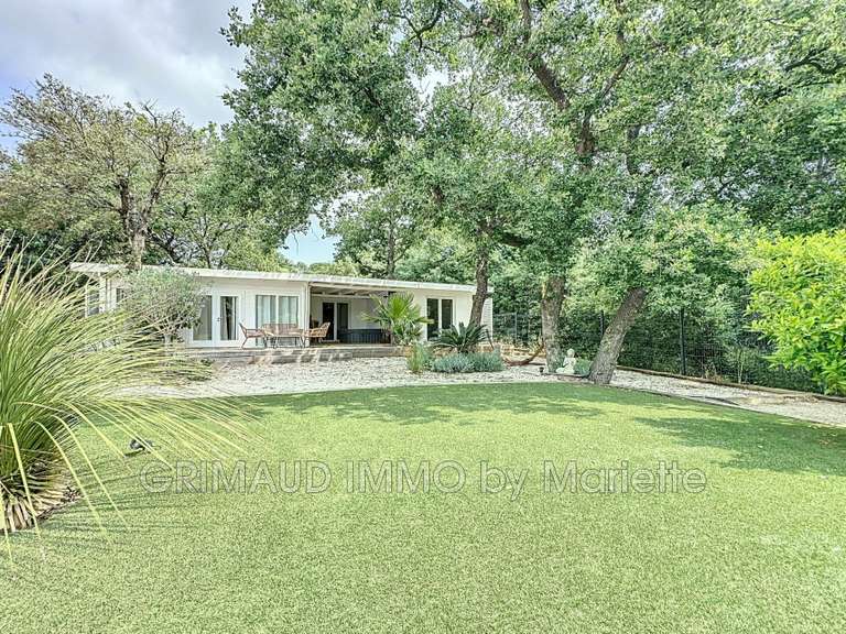 Villa Plan-de-la-Tour - 3 chambres - 175m²