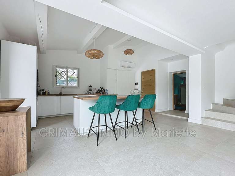 Villa Plan-de-la-Tour - 3 chambres - 175m²