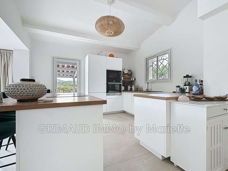 Villa Plan-de-la-Tour - 3 chambres - 175m²