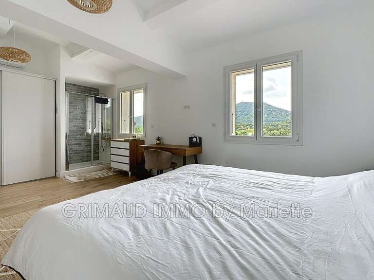 Villa Plan-de-la-Tour - 3 chambres - 175m²