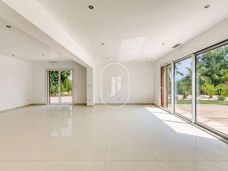 Villa Plan-de-la-Tour - 5 chambres - 190m²