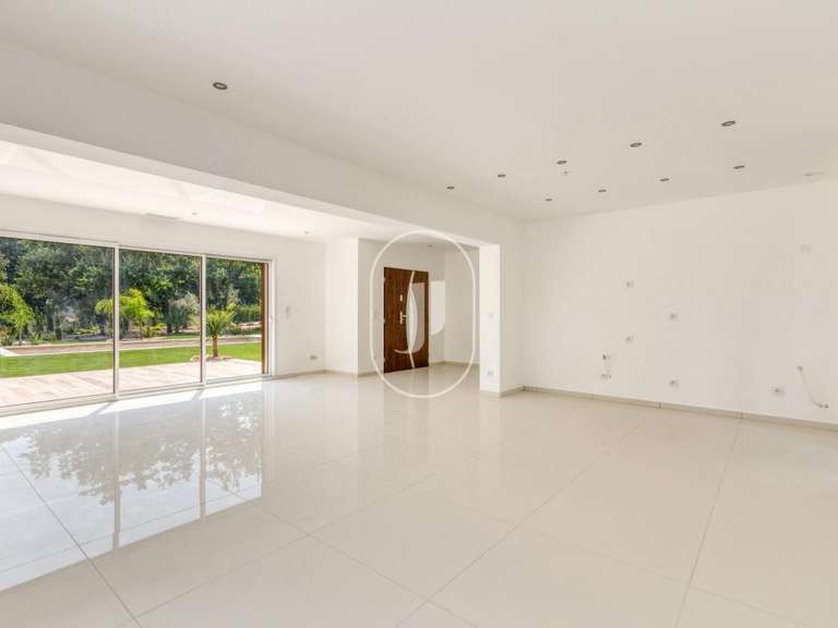 Villa Plan-de-la-Tour - 5 chambres - 190m²