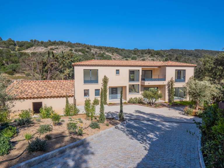 Villa Plan-de-la-Tour - 4 chambres - 240m²