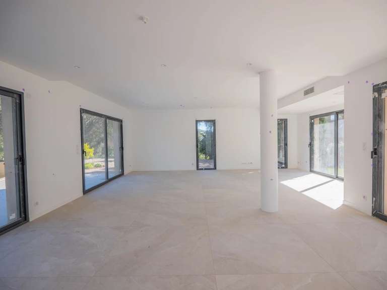 Villa Plan-de-la-Tour - 4 chambres - 240m²