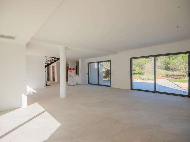 Villa Plan-de-la-Tour - 4 chambres - 240m²