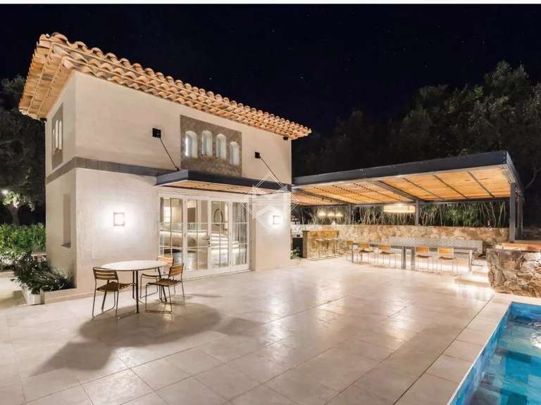 Villa Plan-de-la-Tour - 6 chambres - 270m²