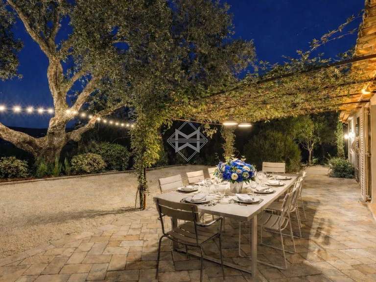 Villa Plan-de-la-Tour - 6 chambres - 270m²