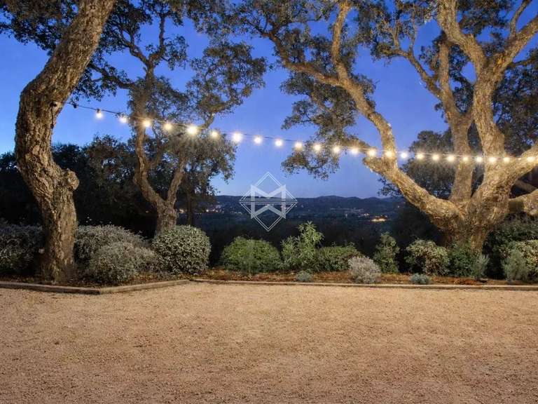 Villa Plan-de-la-Tour - 6 chambres - 270m²