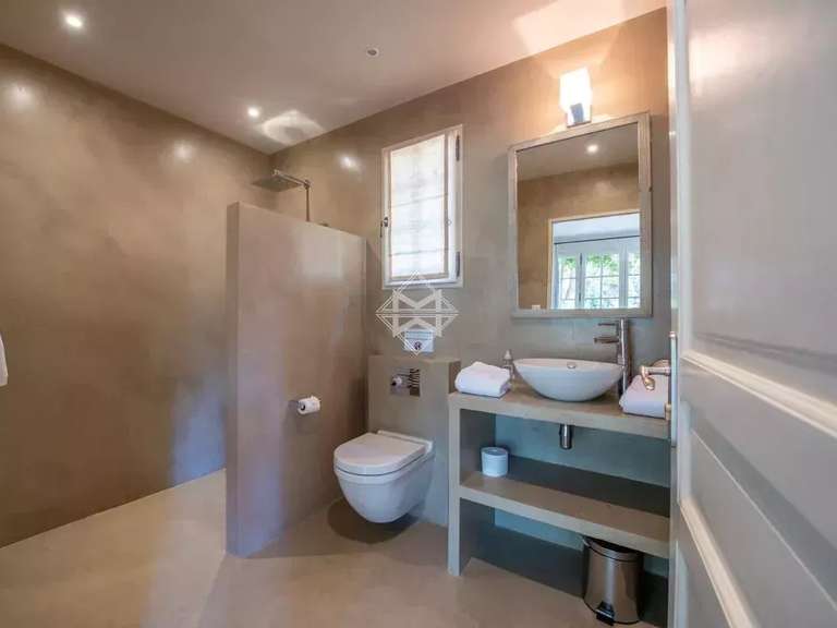 Villa Plan-de-la-Tour - 6 chambres - 270m²