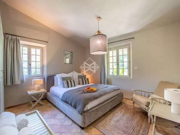 Villa Plan-de-la-Tour - 6 chambres - 270m²