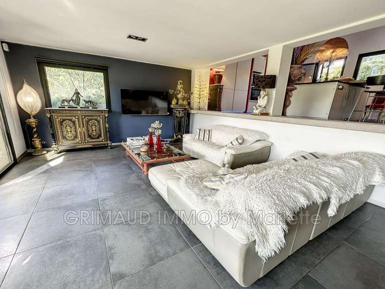 Villa Plan-de-la-Tour - 3 chambres - 172m²