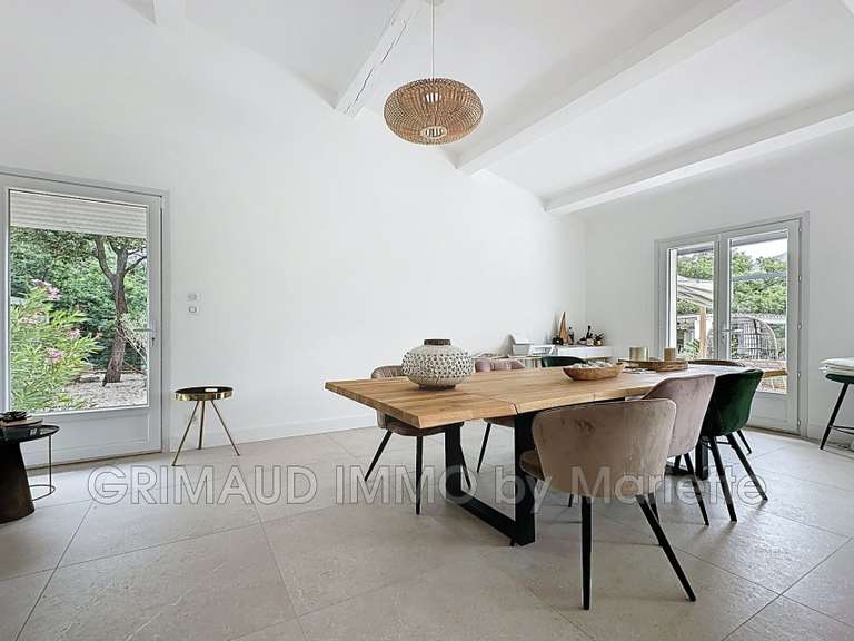 Villa Plan-de-la-Tour - 3 chambres - 175m²