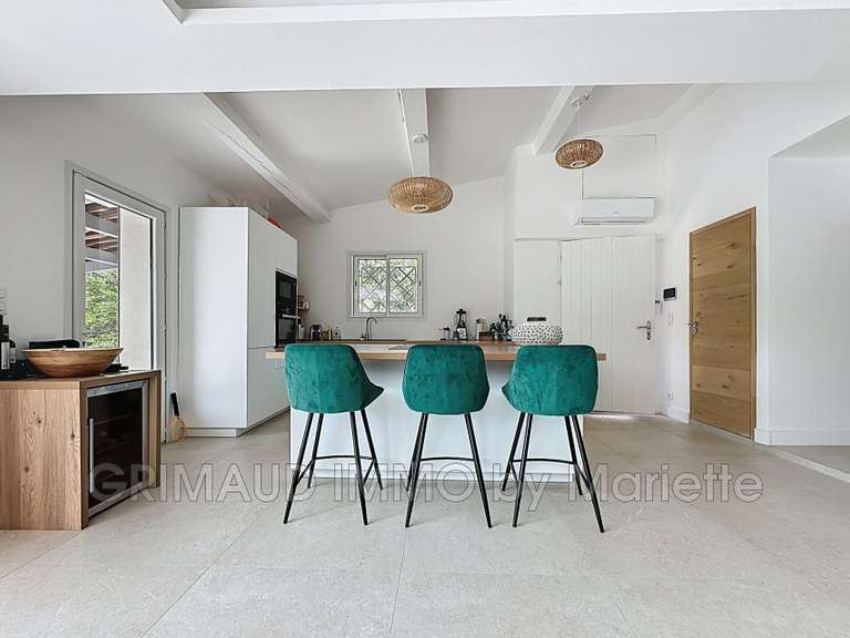 Villa Plan-de-la-Tour - 3 chambres - 175m²