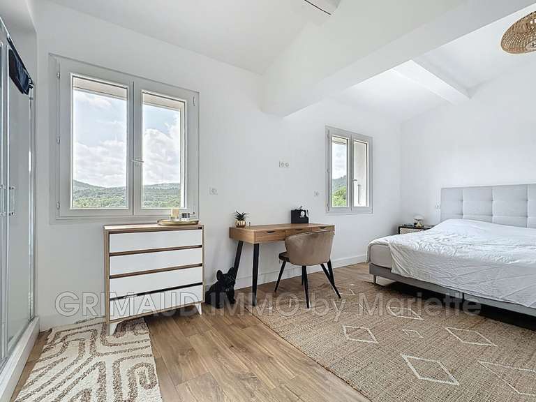 Villa Plan-de-la-Tour - 3 chambres - 175m²