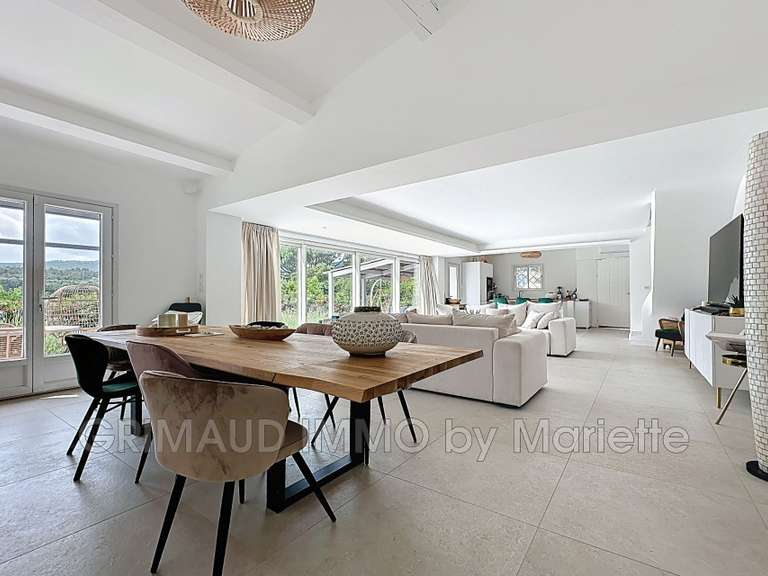 Villa Plan-de-la-Tour - 3 chambres - 175m²