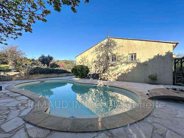 Villa Plan-de-la-Tour - 4 chambres - 138m²