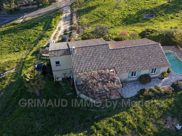 Villa Plan-de-la-Tour - 4 chambres - 138m²