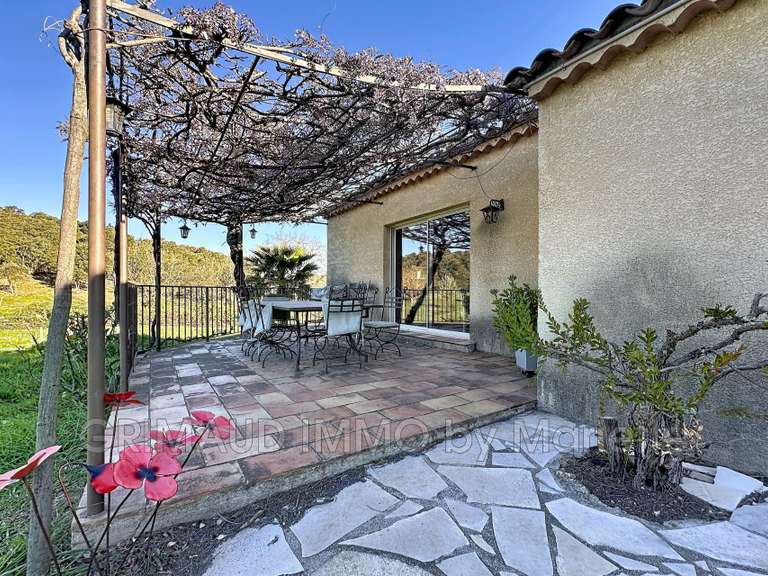 Villa Plan-de-la-Tour - 4 chambres - 138m²